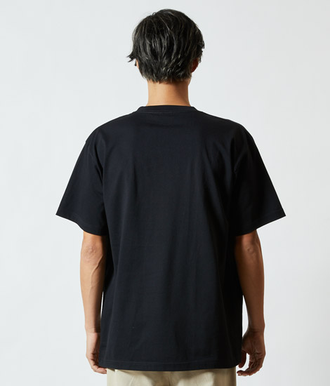 6.2オンスプレミアムTシャツ（5942-01）｜モデル身長182cm　ブラック/XLサイズ　背面